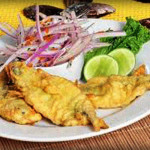 mit Silberrand beschlagen